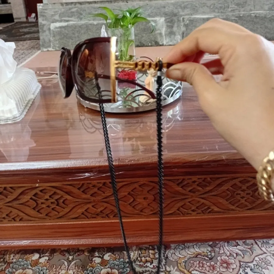 عینک آفتابی با زنجیر