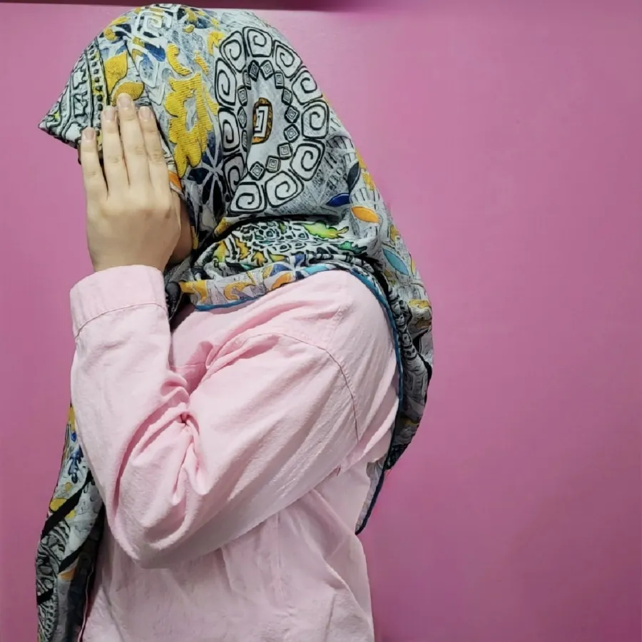 روسری طرح کاشی و پروانه