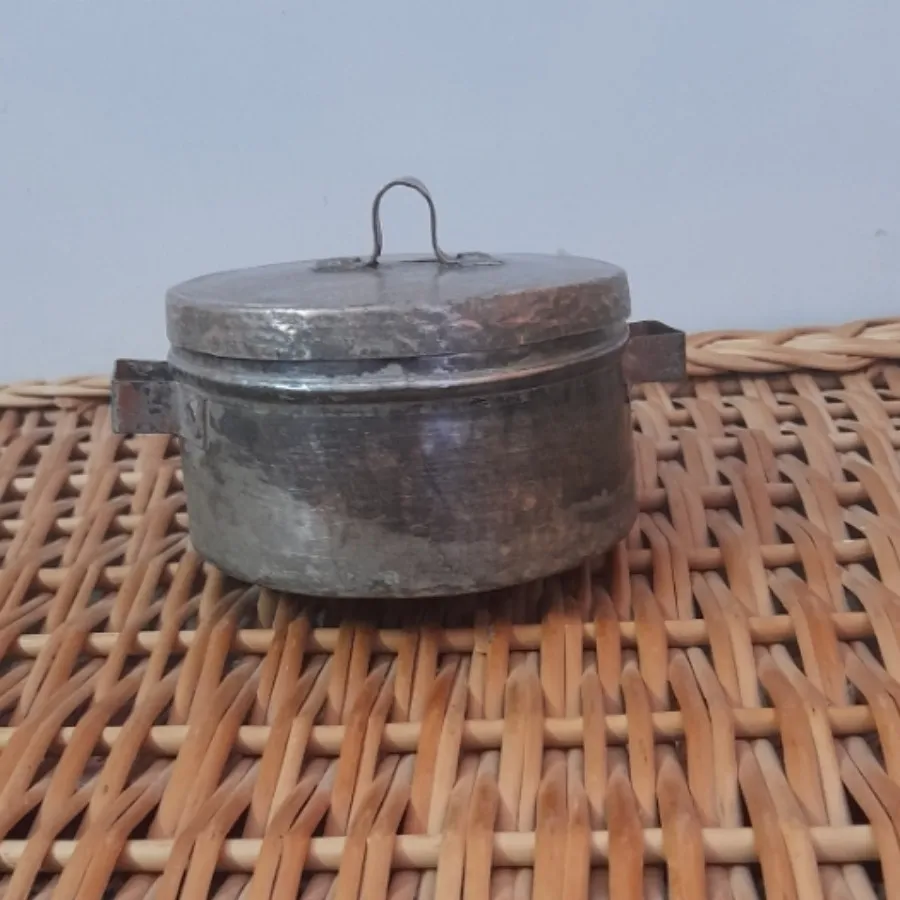 دیگ قدیمی‌ مسی