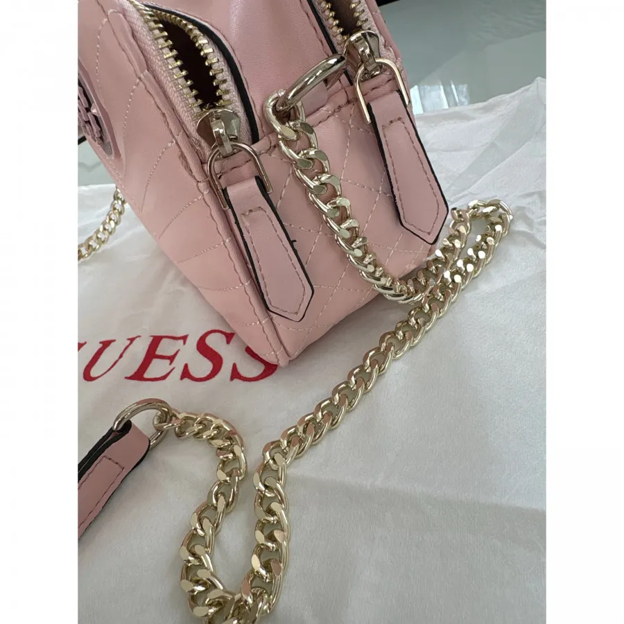 کیف برند گس GUESS