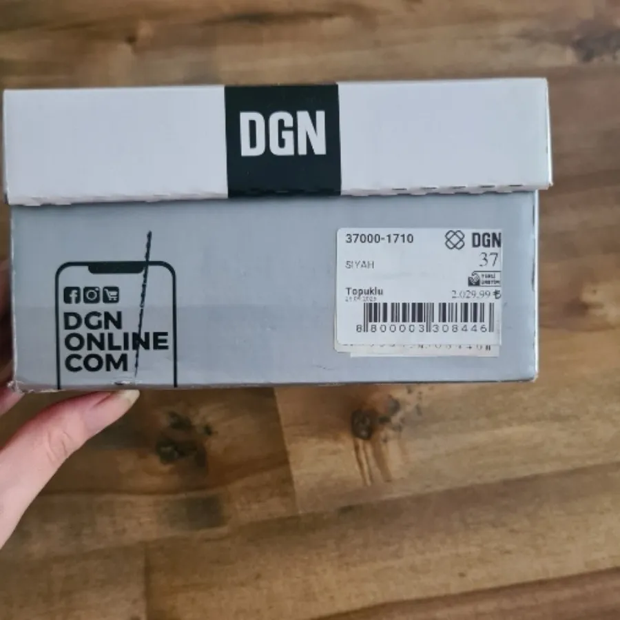 کفش dgn