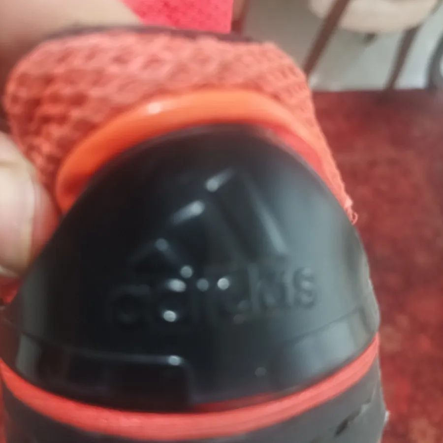 کتونی آدیداس چین