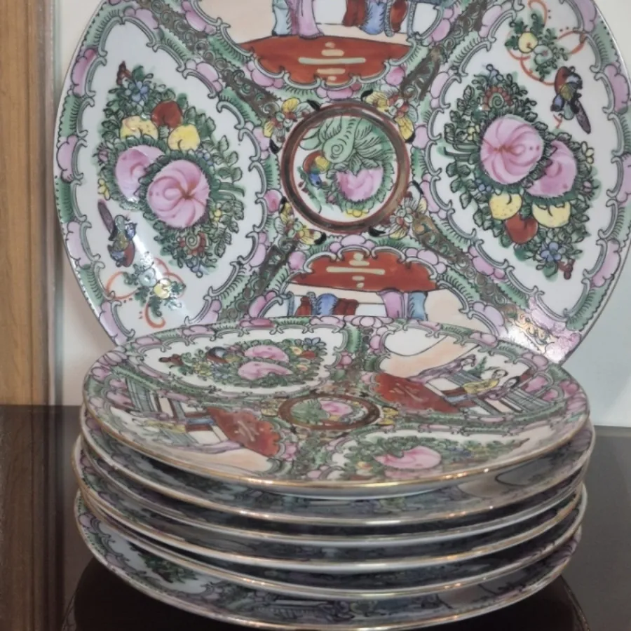 کیک خوری مرغی