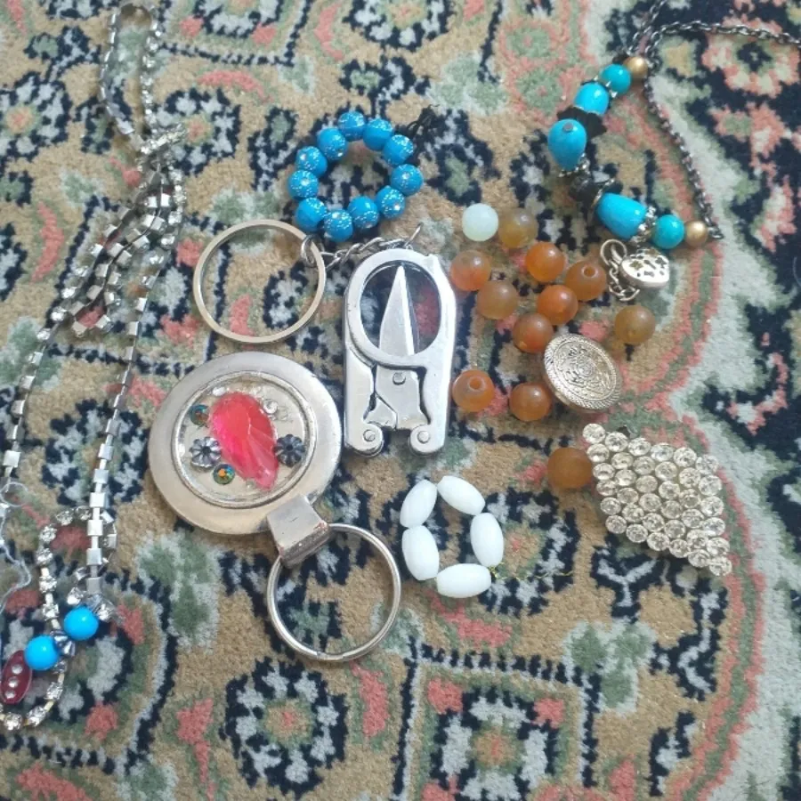 زنجیر و حلقه گل سینه حلقه