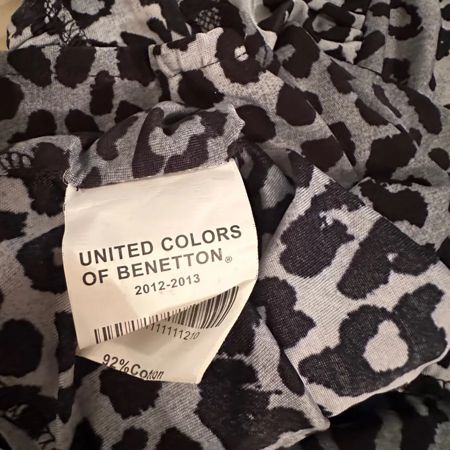تاپ پشت باز BENETTON