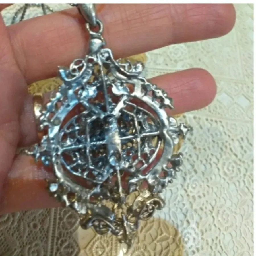 گردن بند مجلسی