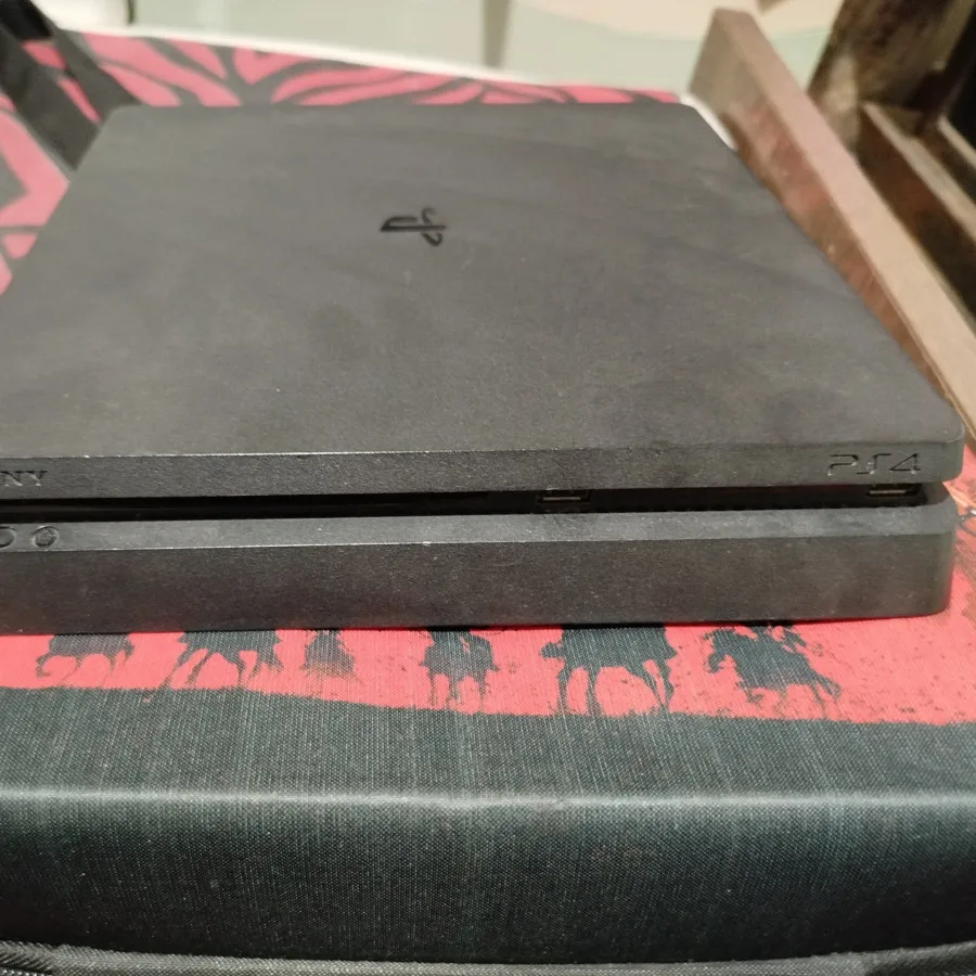Ps4 slim