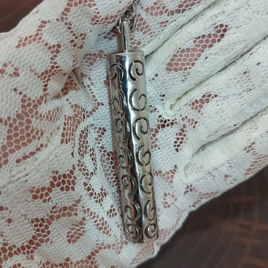 گردن آویز