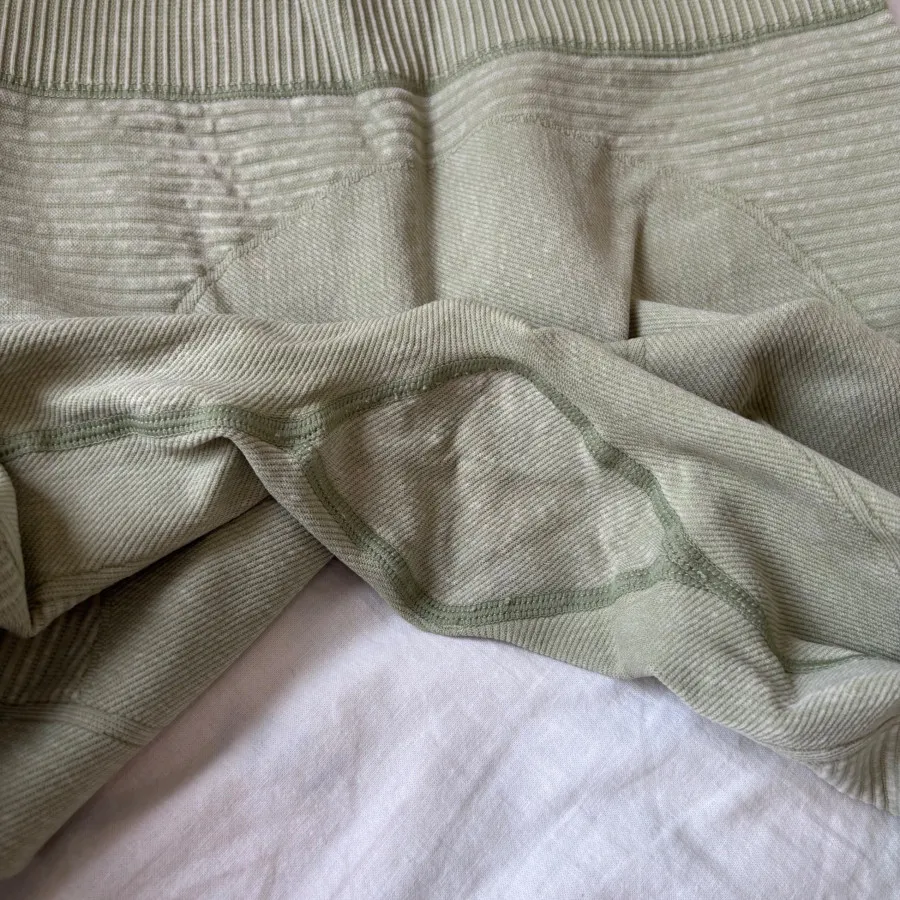 لگ سبز پاستلی