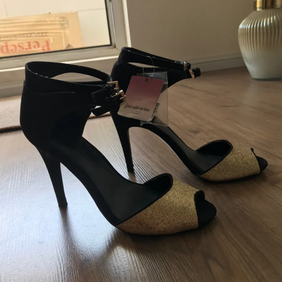 کفش Stradivarius