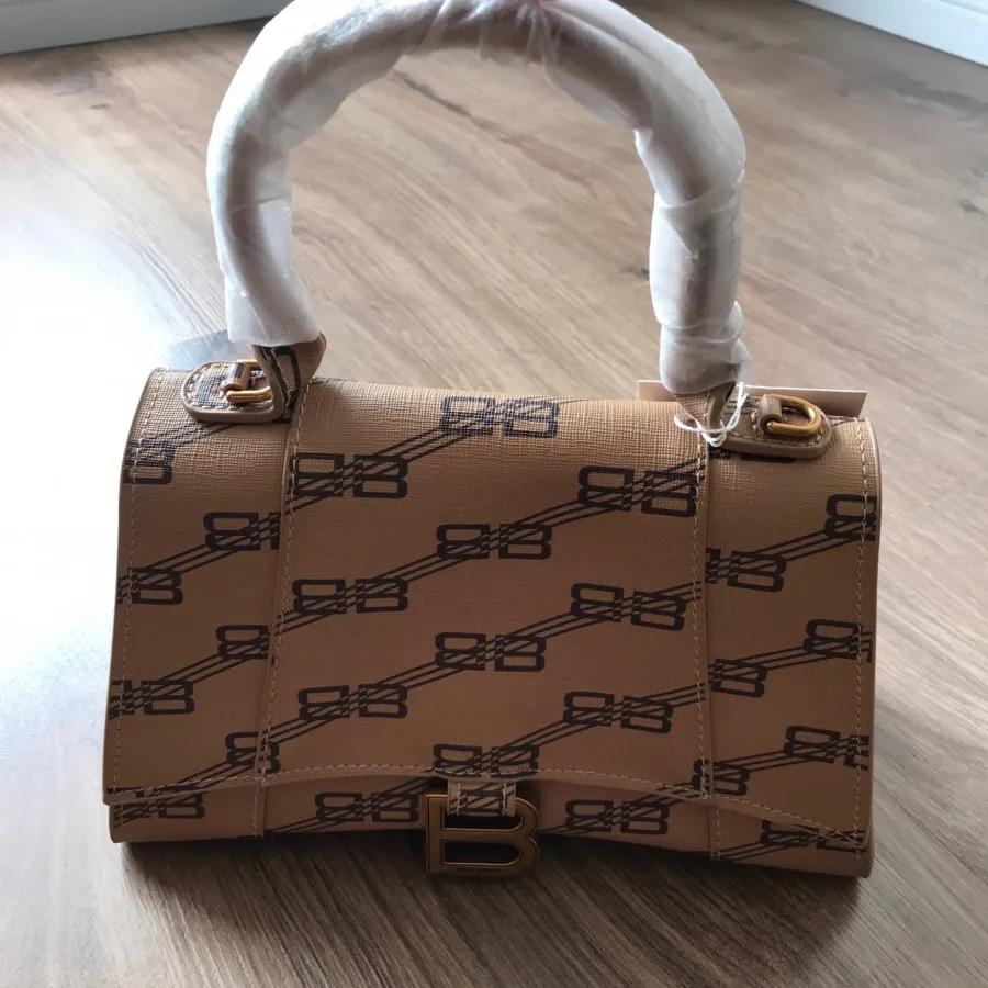 کیف Balenciaga