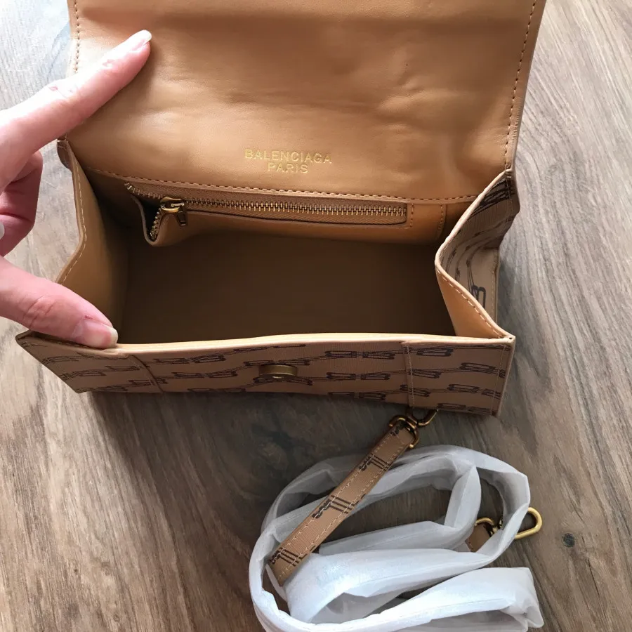 کیف Balenciaga