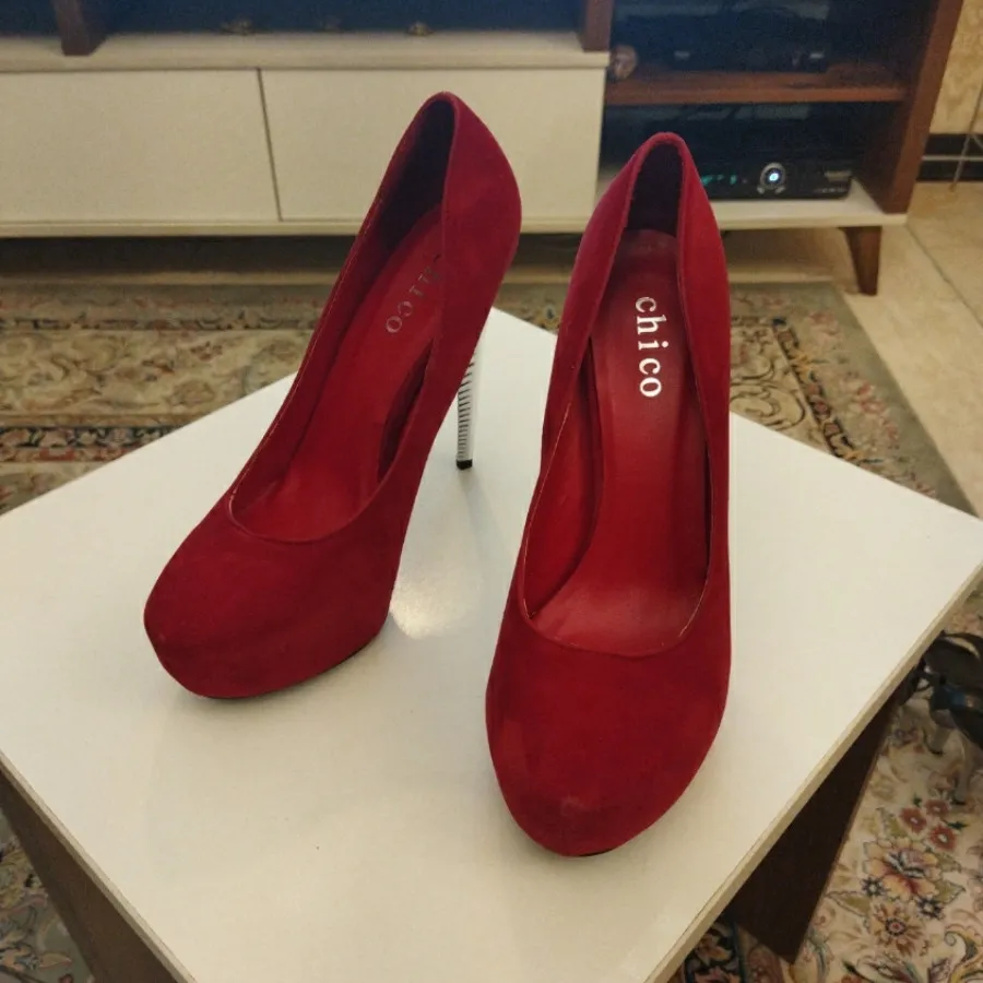 کفش مخمل قرمژ