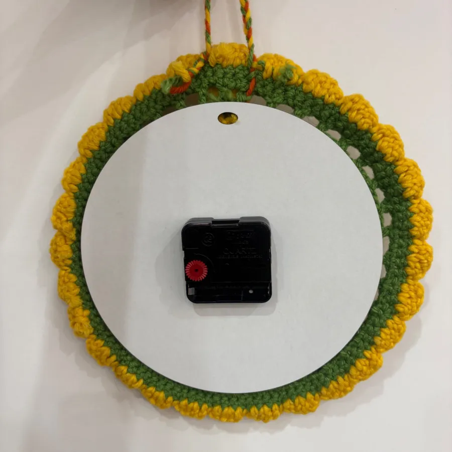 ساعت دیواری قلاب بافی