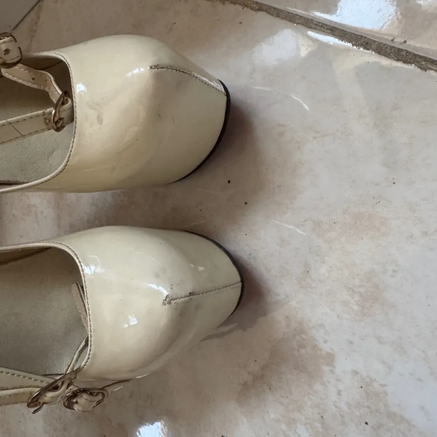 کفش پاشنه بلند burberry