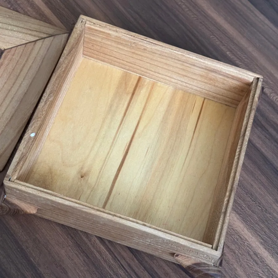 شکلات خوری چوبی