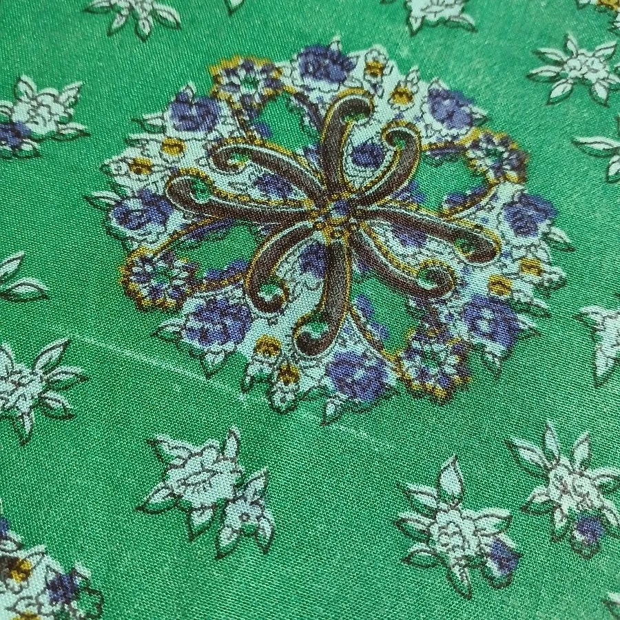 دستمال پارچه‌ای قدیمی