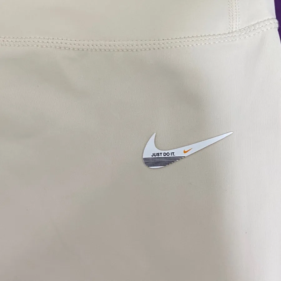 لگ ورزشی Nike