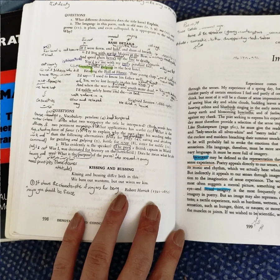 کتب literature