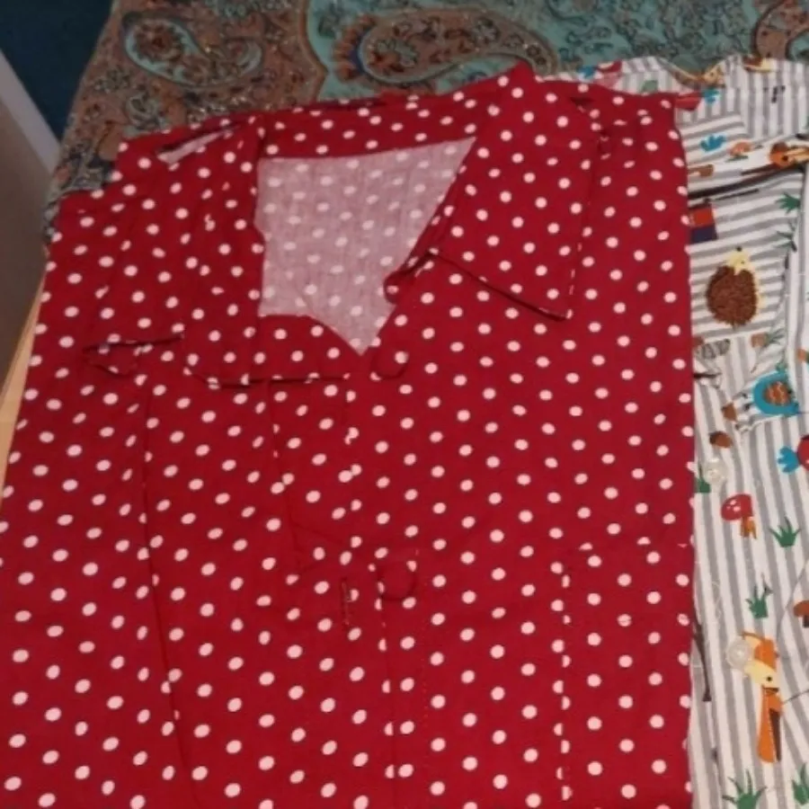 شومیز خالخالی
