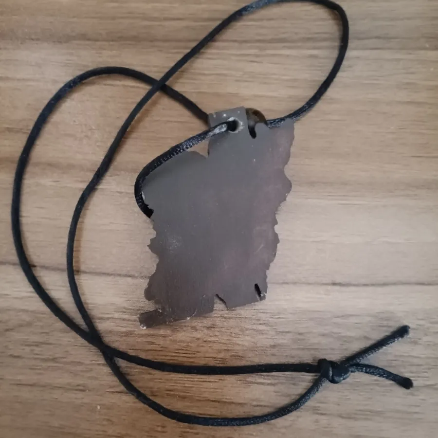 گردنبند چوب و رزین