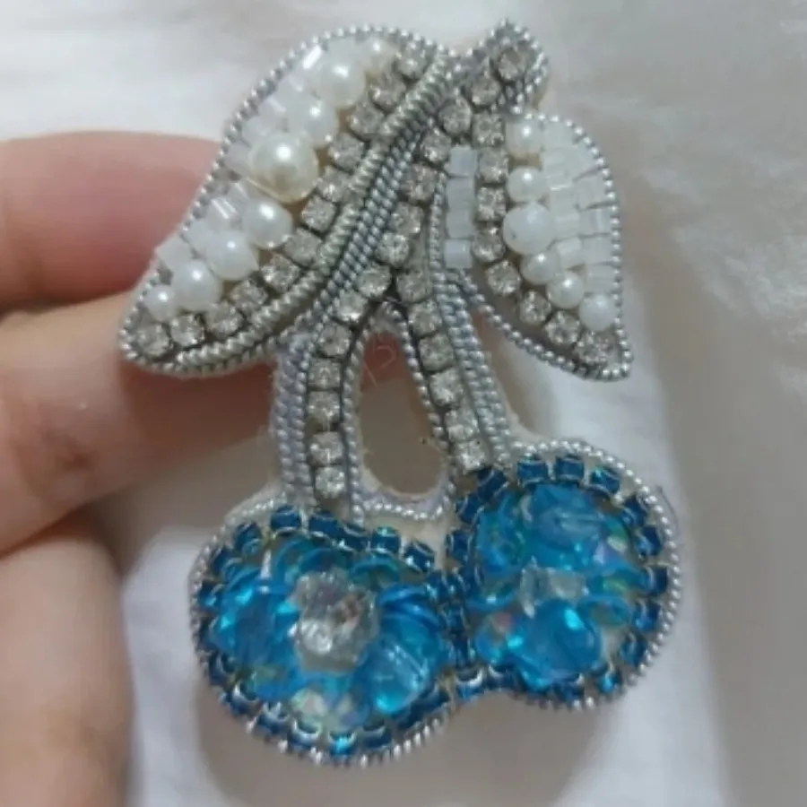 سنجاق سینه جواهر دوزی