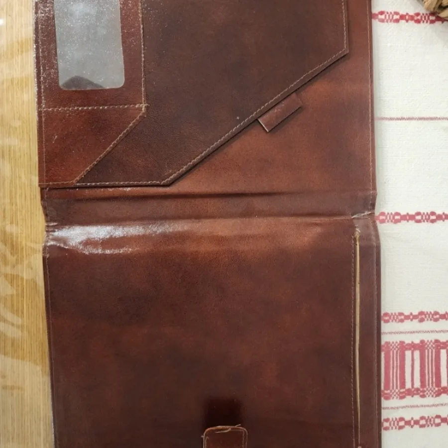 کلاسور چرمی
