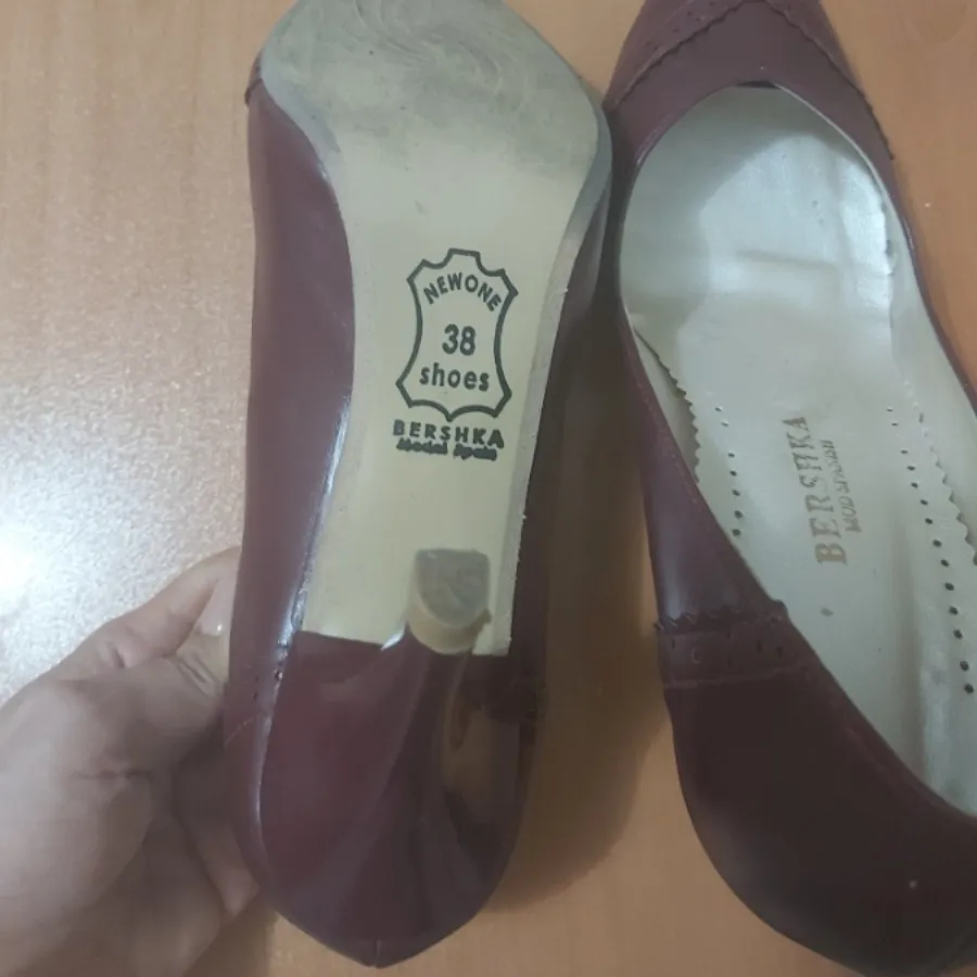 کفش پاشنه بلند برشکا