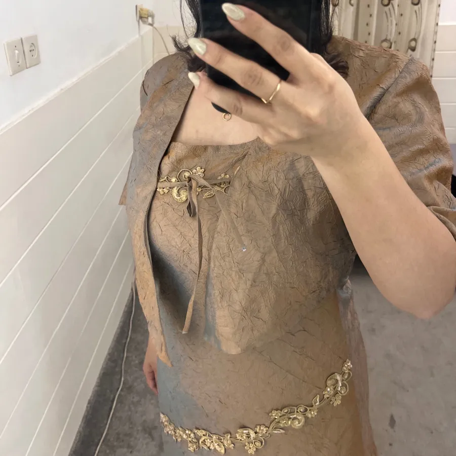 مجلسی با کت