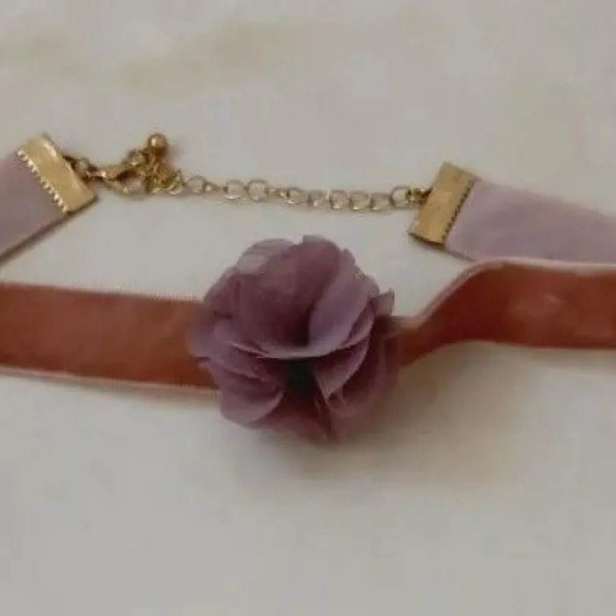 چوکر مخملی