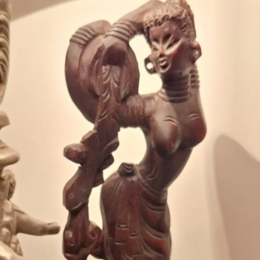 مجسمه چوبی آفریقایی