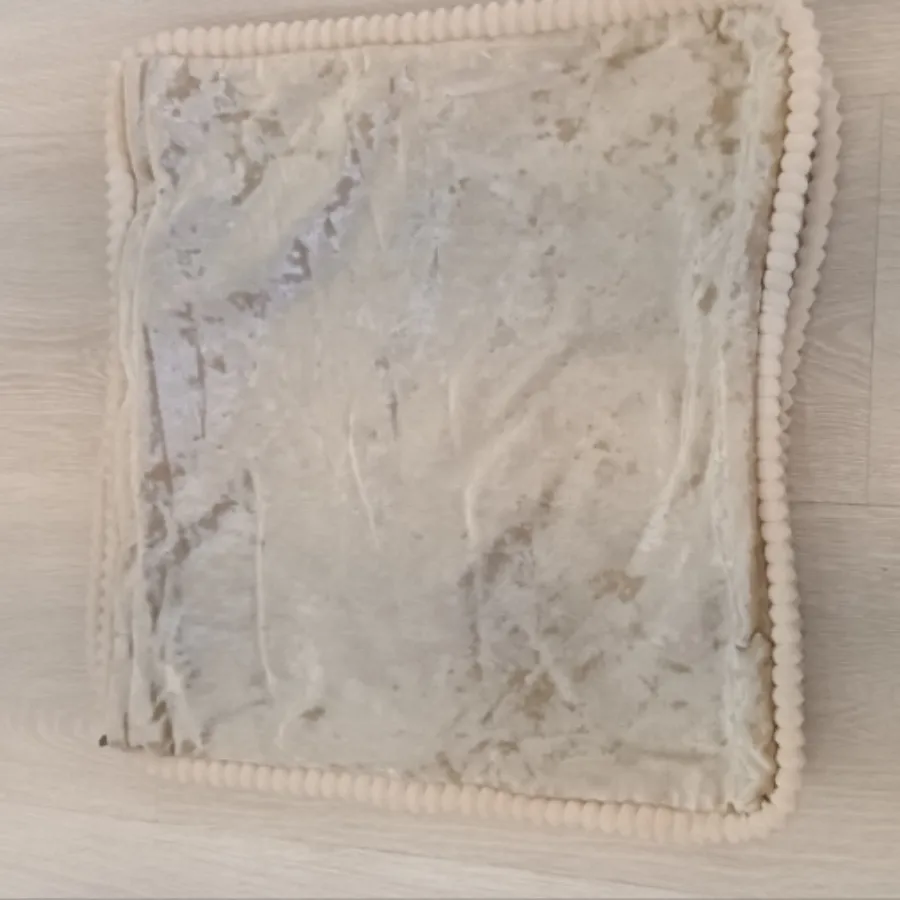 کوسن مخمل