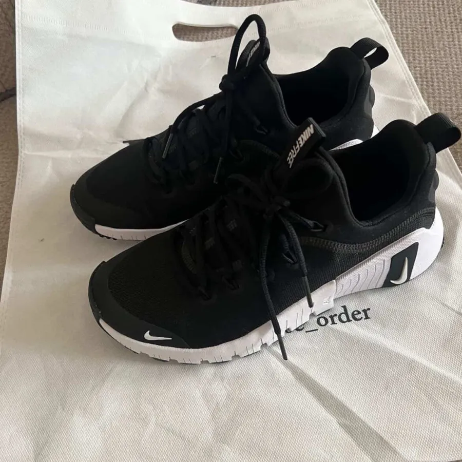 کتونی Nike free metcon