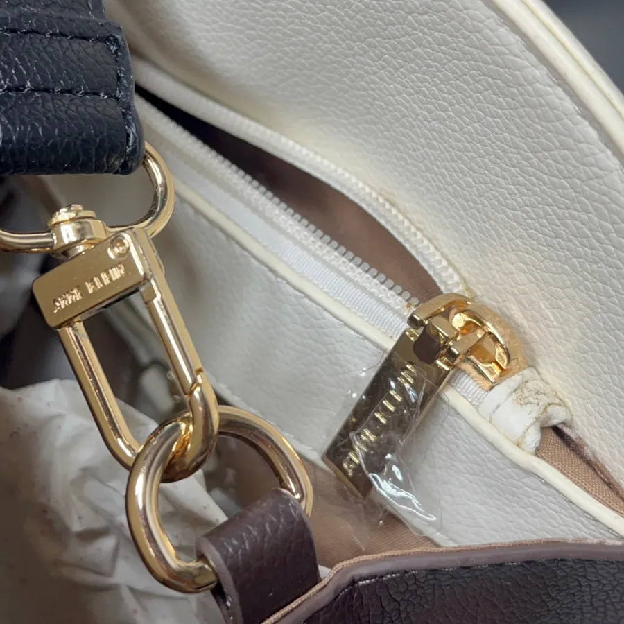 توت بگ ANNE KLEIN