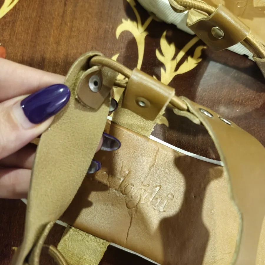 صندل خارجی چرم و میخ