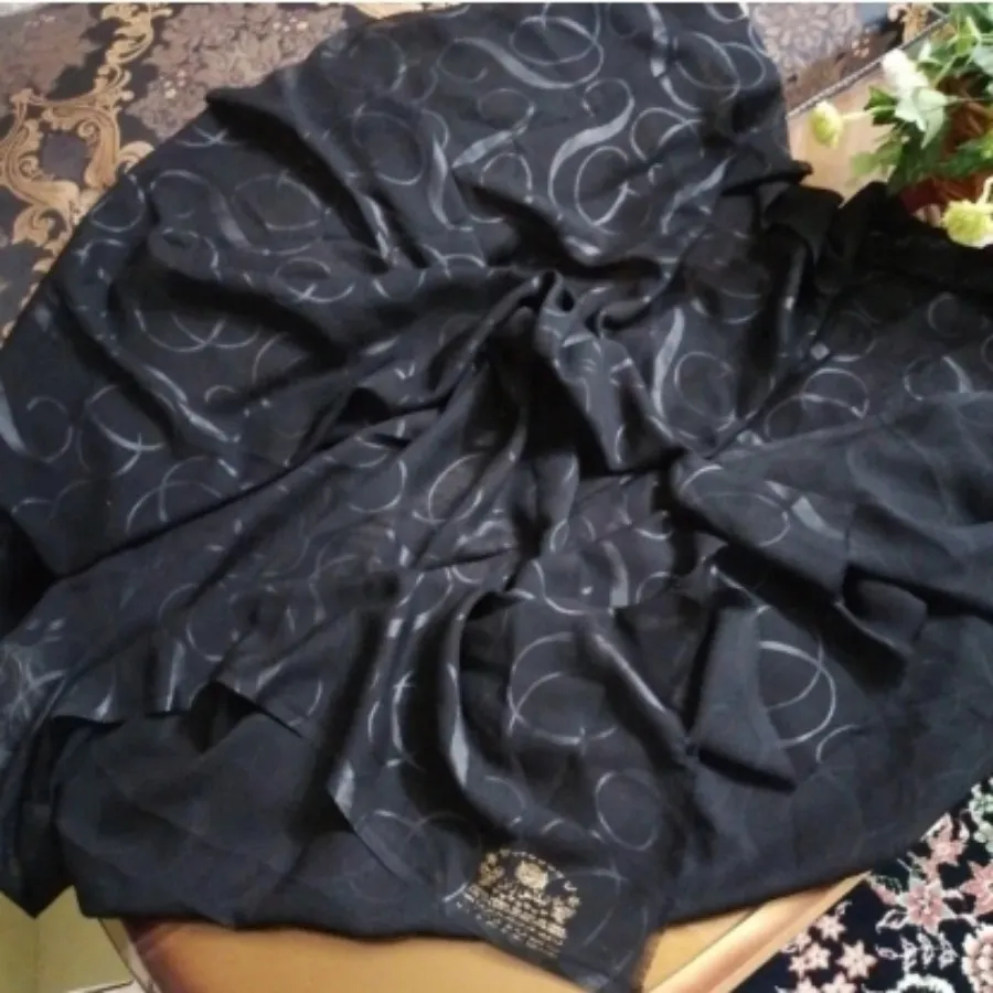پارچه مشکی طرحدار