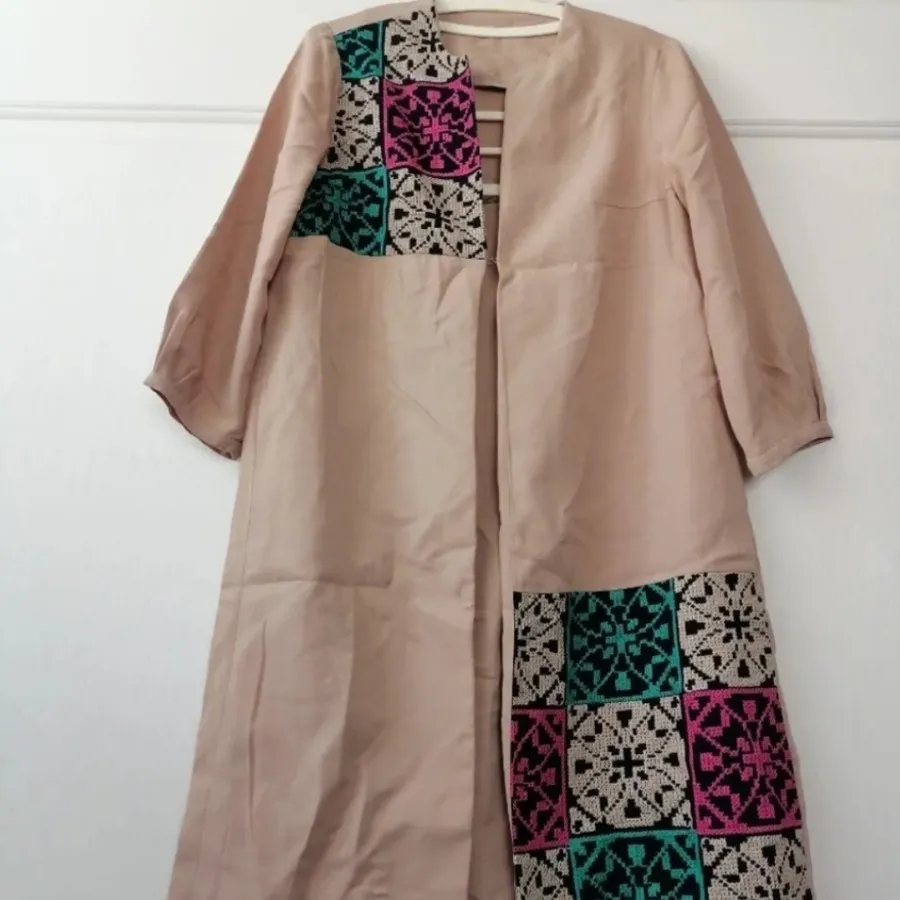 مانتو کرپ و سوزن دوزی