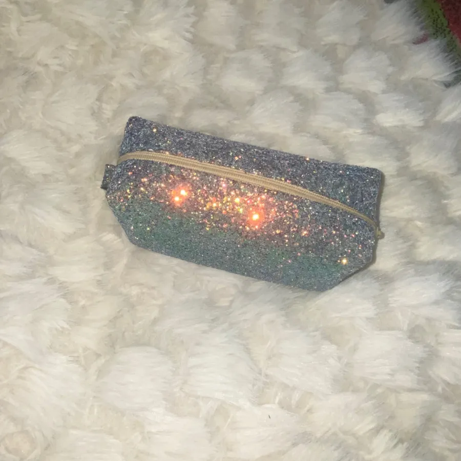 کیف آرایشی شاین