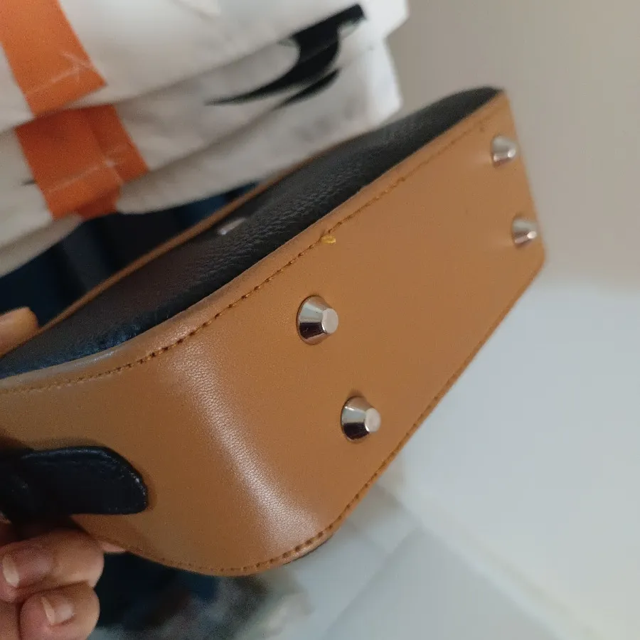 کیف بند بلند کیوت چرم