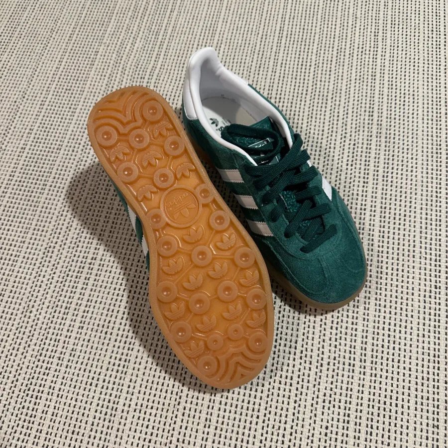 کتونی گزل آدیداس
