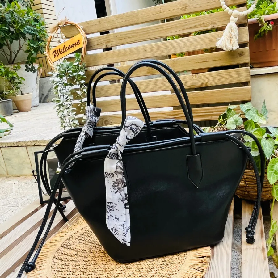 کیف زنانه با کیف آرایش