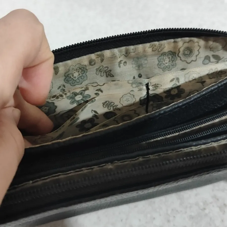 کیف پاسپورتی با بند دوشی