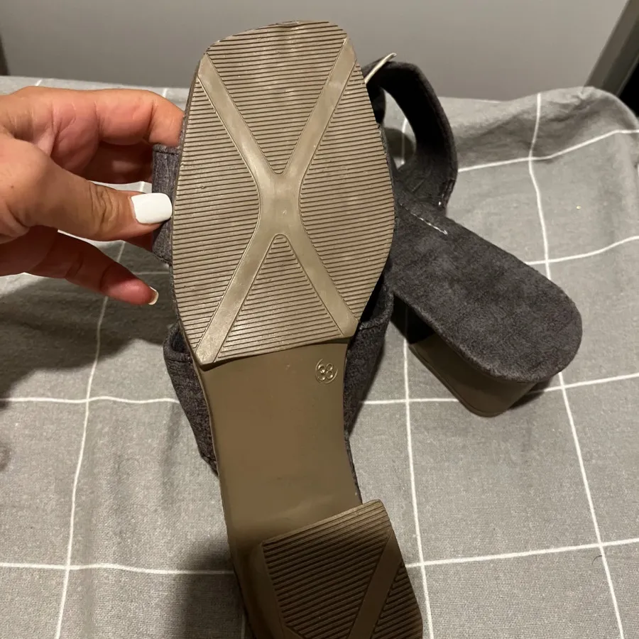 صندل کاملا نو