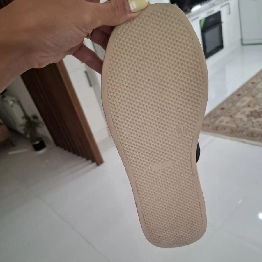 صندل مشکی