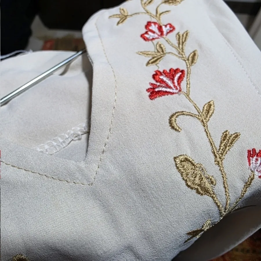 تونیک گلدوزی شده