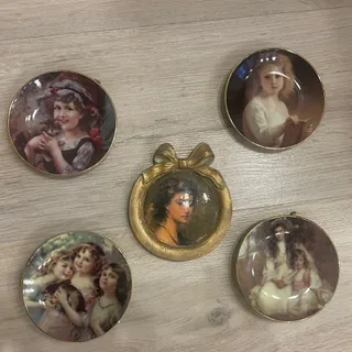 بشقاب دیواری چینی