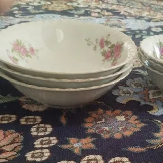 کاسه آبگوشت گل سرخ