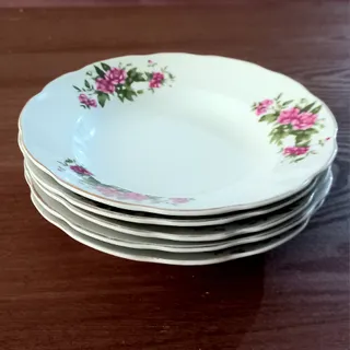 بشقاب گل سرخی
