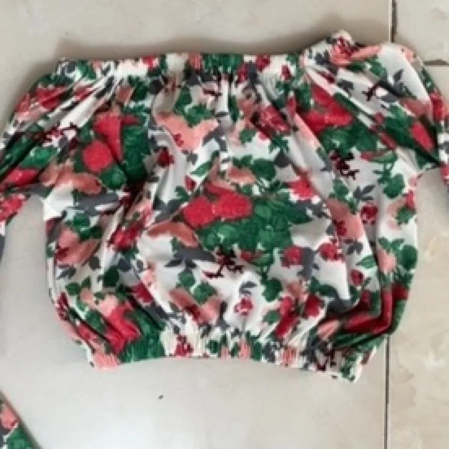 نیم تنه گلگلی
