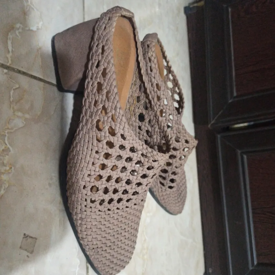 کفش راحتی عالیه